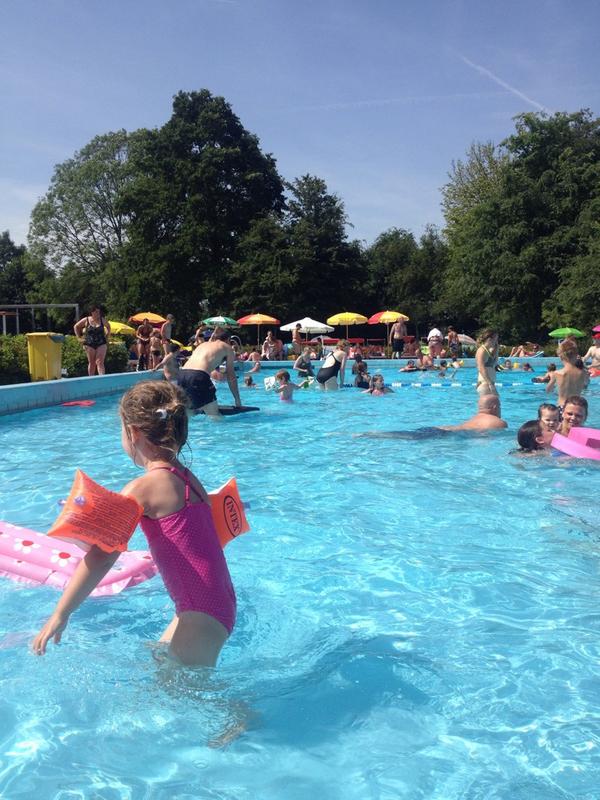Topdag gehad <a href="/Amstelbad/">Zwembad Amstelbad</a> , erg gezellig! Aanrader tijdens een bloedhete dag!