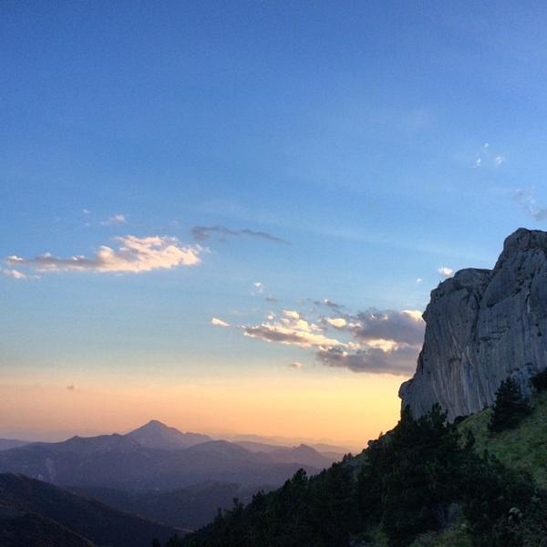 hardwear's tweet photo. Nothing like sunsets at Ceuse in France. PC: @hardwear athlete @LivSansoz #DaysYouRemember http://t.co/LFSrCuAJwJ