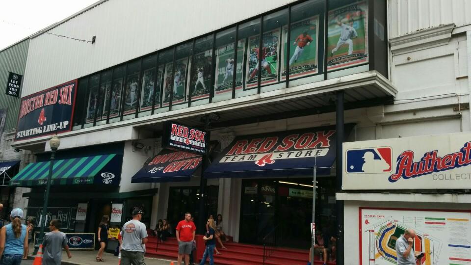 KYO +10@寅🇯🇵 on X: I'm at @YawkeyWayStore (Red Sox Team Store