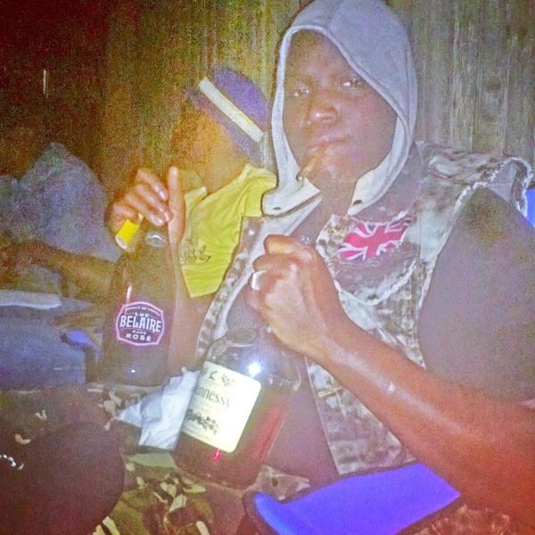 STUNNABLACKYLG's tweet photo. #STUNNNNNNNNN http://t.co/nbt1JmLFFT