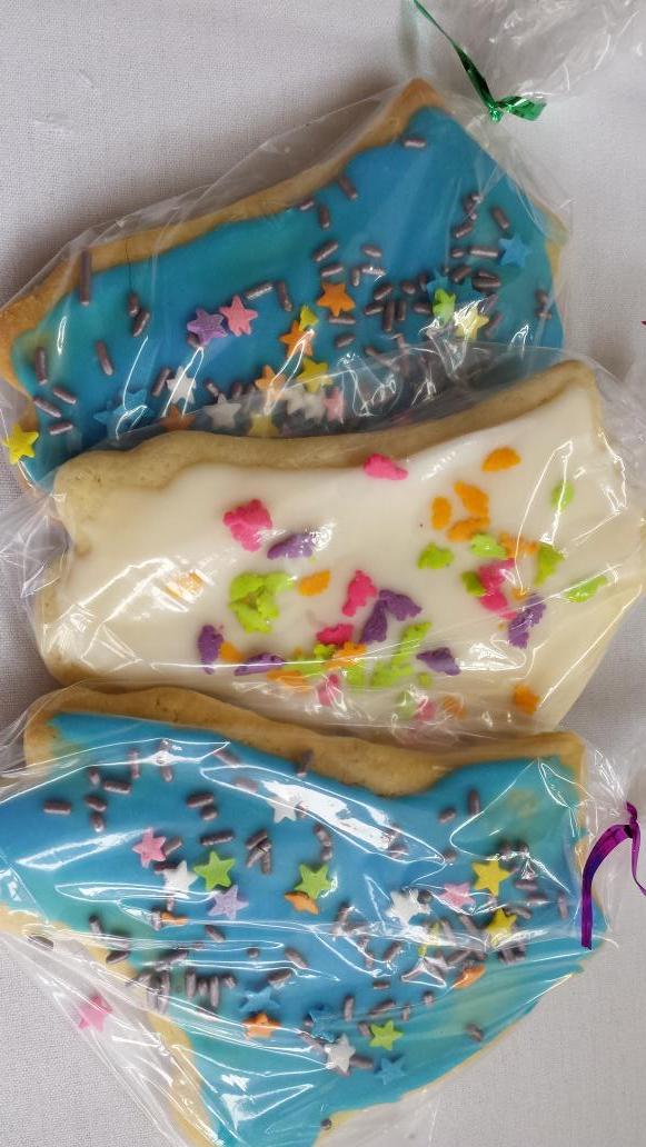 centralmederby's tweet photo. We're getting ready for the bout and Pickle Bunny brought some treats for @bostonderby! #picklecookies http://t.co/3GSWVoNrWU