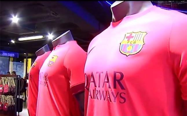 مآرتشيلو on twitter البرشلوني اللي يضحگ على طقم الريال الوردي هذا هو طقم برشلونة الثاني هذا وردي ولا لا يا بتوع مدارس http t co 7y5gka5nup twitter
