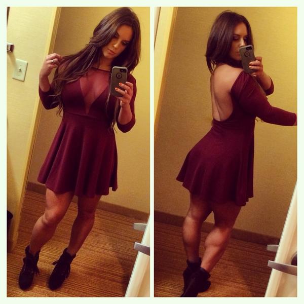 KaitlynsAss's tweet photo. 😊💪😳 #boobs #calves http://t.co/VnqwbVKPqQ