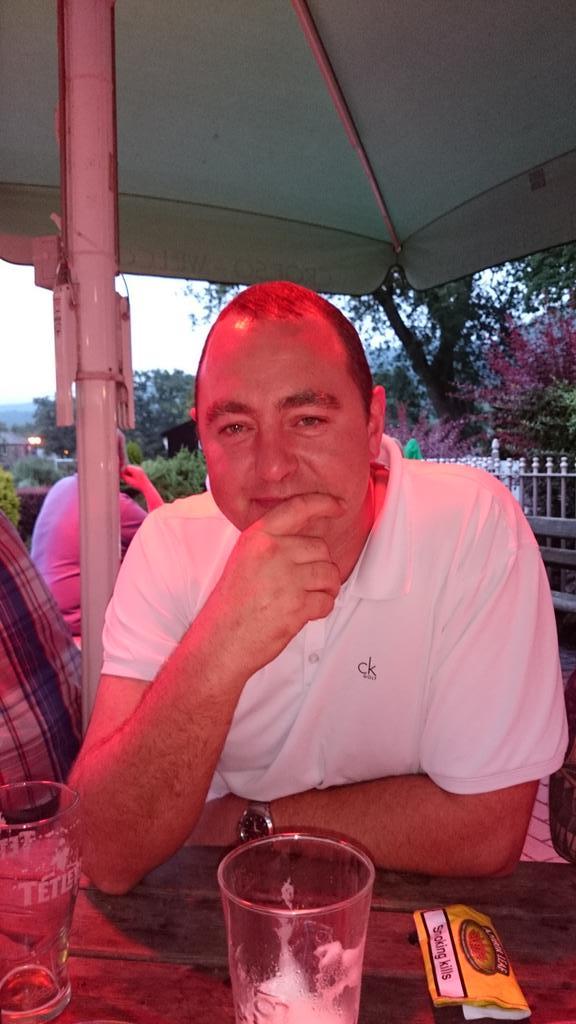 Gateway3peaks's tweet photo. Awesome time completing this challenge but wouldn't have been possible without this man #legend @MaceGroup http://t.co/k10XNQVHWB