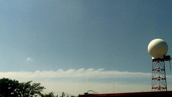 MackAttackWX's tweet photo. Kelvin-Helmholtz Waves seen from @NewsChannel10 this aftn. #KHwaves #txwx #phwx @NWSAmarillo @TxStormChasers http://t.co/er2LX5EOnX