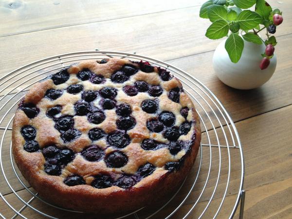 八木 悠 頂き物の御礼にフレッシュブルーベリーのクラフティ ひとかけらも食べられないのが残念 また焼こ かんたんデザート 白崎茶会 Http T Co 2ulsnn549l