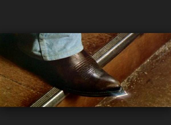 TchevyO's tweet image. #Roadhouse #Dalton #rightboot