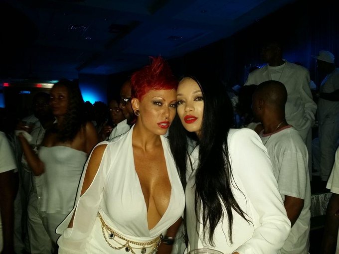 All white party http://t.co/ao0cwMxlyx<a href="/tag/elvisthefrenchie"class="tags"><span>#elvisthefrenchie</span></a>