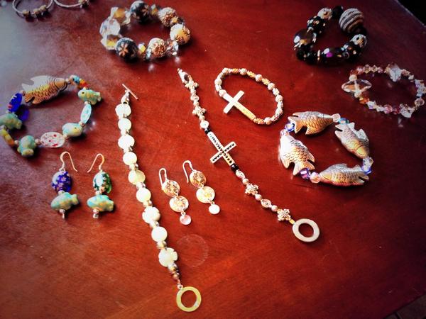 My newest hobby thanks to @gigimcneill_jo!  #addictive #jewelrycreations