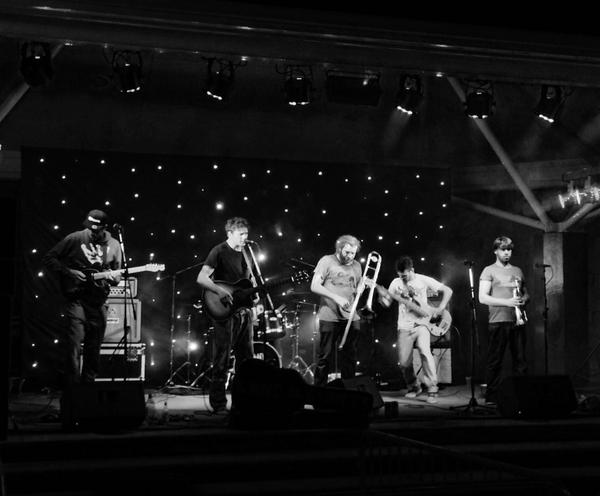 thanks <a href="/landofthegiants/">Land of the Giants</a> for making us smile with your music :) you're all AMAZING!! #KingsbridgeFairWeek2014
