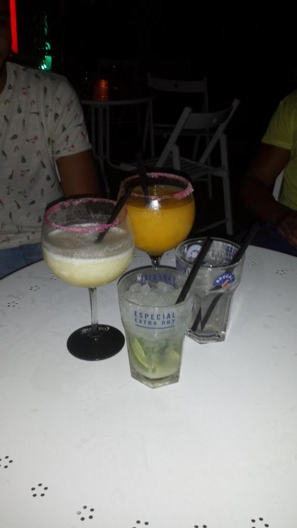 EsauElv's tweet photo. Vamos para ohju pero no sin una parada en la mona beach con @Jose8Heredia @david4jarava @Julitoleal90 @alvaroratii90 http://t.co/mocjy9v1aK
