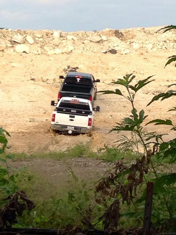usasledsniper7's tweet photo. This is why you don't go four wheelin in a 2 wheel drive, 6 cylinder Chevy! #redneckfail #chevyfail #2wd http://t.co/52JrMiOYZm