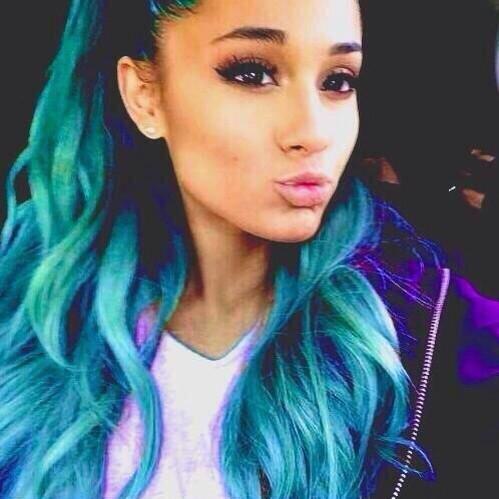 ArianaButeraOTR's tweet photo. RT if you'd date me? Xo http://t.co/rcvCD0obEq