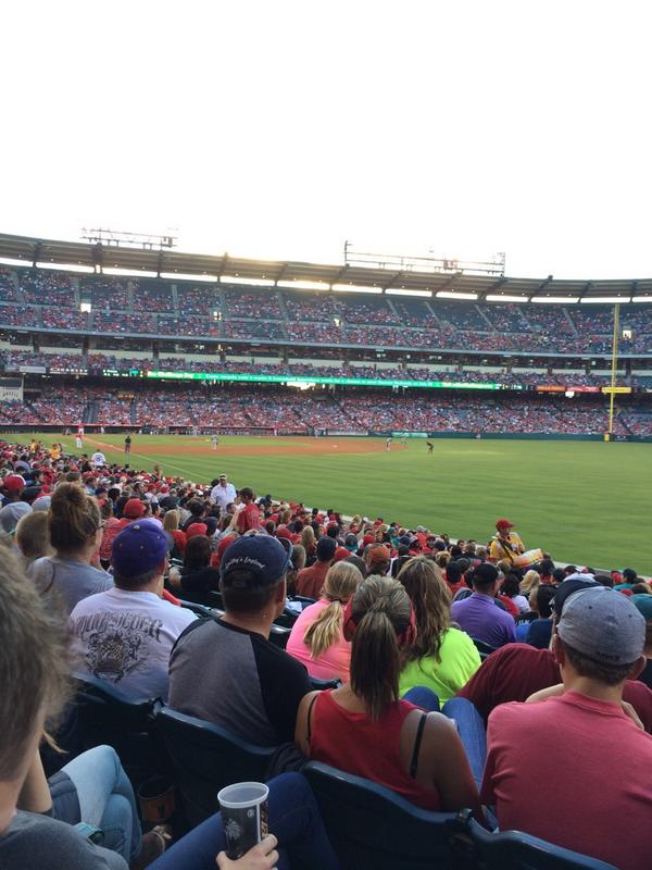 cstephan3's tweet photo. Great night to see my M's play! @Mariners http://t.co/vklRUfayhO