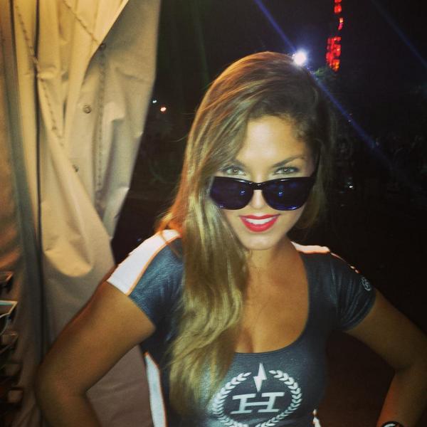 lorenaplanells's tweet photo. #hawkers #hawkersco #hawkersgirls #fib #fib14 #hawkersfib #summerparty #sunglasses #festival #fibfestival @HawkersCo http://t.co/kT8uiN3Hb9