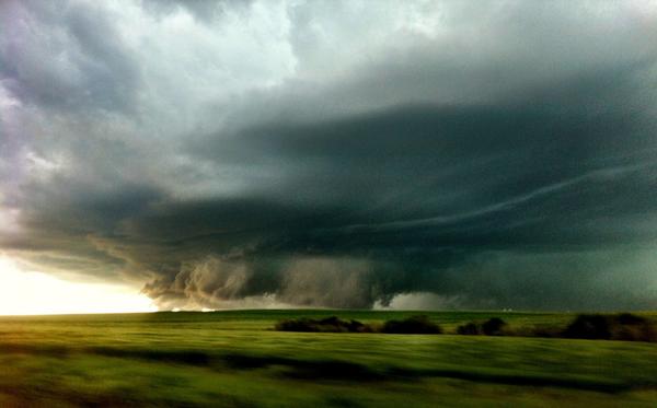 adolwyn's tweet photo. Another view of the storm from west of Drumheller at about 8:25pm via Tara Hodge on Facebook. #abstorm http://t.co/OndyfSKdjK