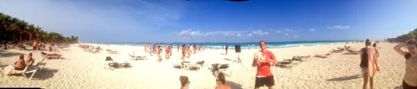 djaniweekend's tweet photo. Que maravilla de playa! Paraíso! #cancun #playadelcarmen #rivieramaya  @27Tarane  @povedano84 🌊☀️ http://t.co/0t8bIinWCt