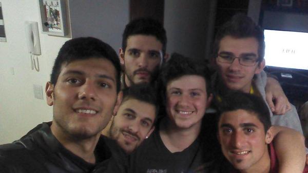 brian_caruso's tweet photo. Día Del Amigo Con Los Chicos
@fersebas8 @Julifassio @matipisano @orrso http://t.co/G36cDMPVQX