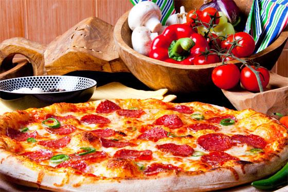 LookaroundCO's tweet photo. #pizza? #pasta? Which is your favorite Italian #food? Here you can find real local dishes @PappaCicciaFood #MSUASP http://t.co/zZpOnL6x33