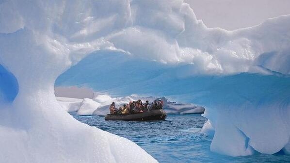 ElaineMcKewon's tweet photo. “Oh my God” Shocked scientists say sea levels may rise faster due to Antarctica melt #climate http://t.co/gHyOlKcA22 http://t.co/QErSE9QDab