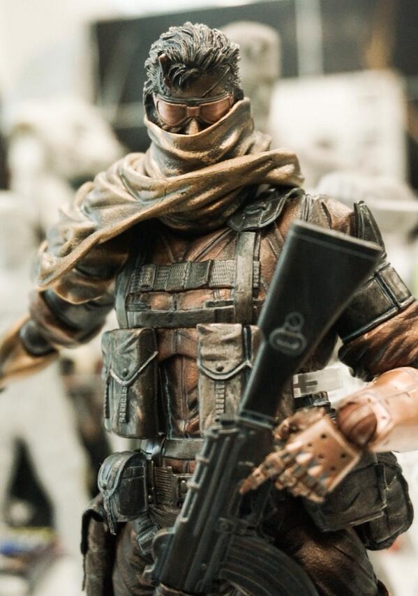 [Square Enix][Tópico Oficial] Play Arts Kai | Metal Gear Solid 5 - Naked Snake (Sneaking Suit ver.) - Página 19 BsAH5jkCUAMMRn3