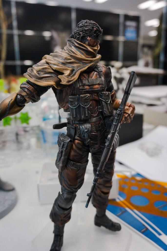 [Square Enix][Tópico Oficial] Play Arts Kai | Metal Gear Solid 5 - Naked Snake (Sneaking Suit ver.) - Página 19 BsAIL65CEAAfbG4