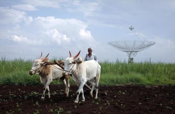 danialdavid6's tweet photo. #Farmers await #rains after slow start to #monsoon more info at http://t.co/lC6uBdfP2j http://t.co/mpyKN44Mz1