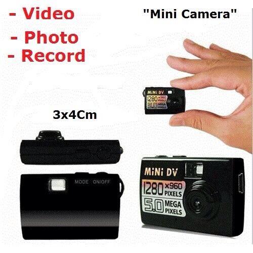 Code : Mini Camera | Ukuran hanya 3x4cm. 5MP, Bisa Video, Suara dan juga Photo. Rp. 250.000. SMS/WA : 083806892076 :)