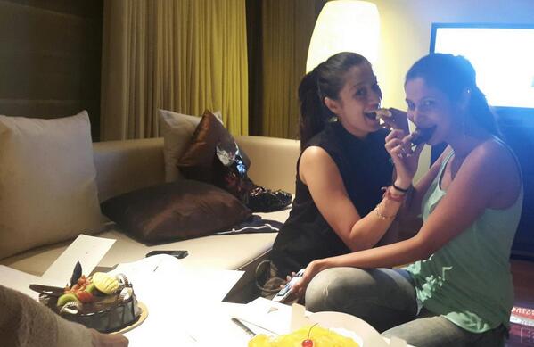 iamlakshmirai's tweet photo. Celebrating for no reason only miss @meprachimishra knows how this yummy pastries came in 😂 #mangopastry😍😍😍 http://t.co/NCaDK4nrsB