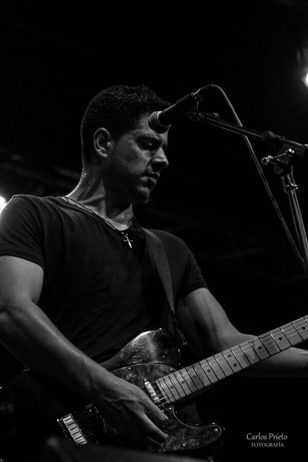 JackTrebol's tweet photo. Imágenes del concierto del pasado día 28 en @lacocheracabare 2/2. http://t.co/1yHKQzrBw6