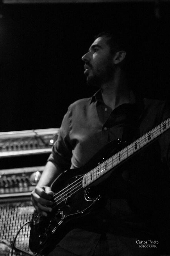 JackTrebol's tweet photo. Imágenes del concierto del pasado día 28 en @lacocheracabare 2/2. http://t.co/1yHKQzrBw6