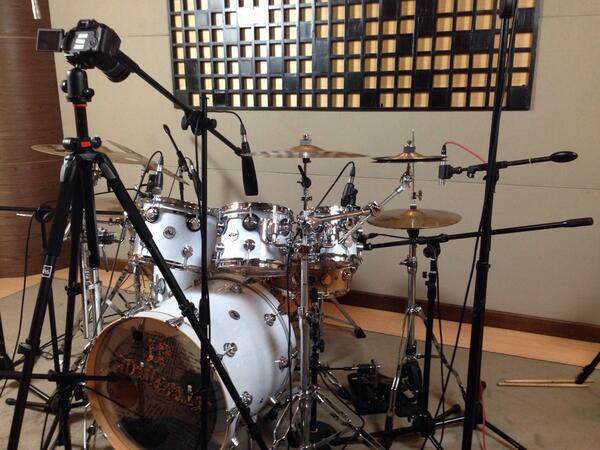 donee recording session di <a href="/lavoice_studio/">lavoice studio</a> 😛yay thankyou ka <a href="/Egie_Riyadi/">Egie Riyadi</a> and uncle <a href="/tarojonathan/">Taro Jonathan</a> :) #happygal 😁😌