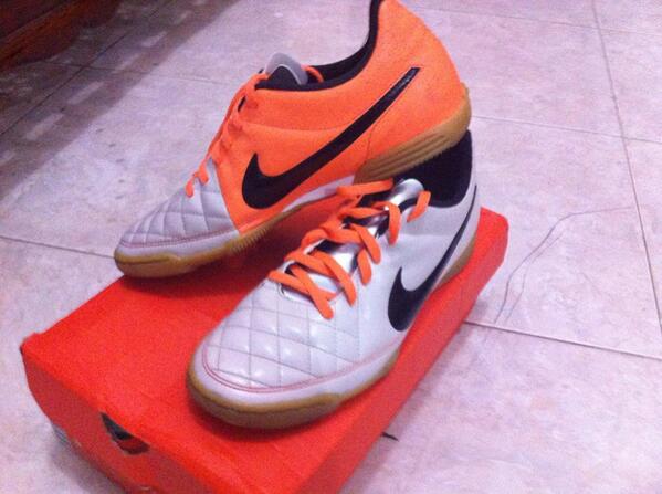 atmastore's tweet photo. WTS Nike Tiempo Rio IC | Size 41 | second 9/10 | 300k |PIN 766A5F9F/WA: 081335174537 http://t.co/qUFeCLVZig
