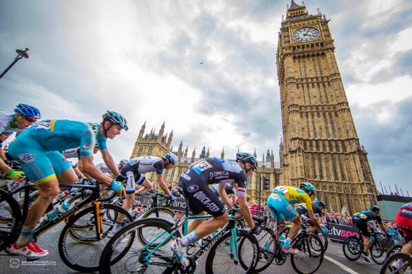 XDSAstanaTeam's tweet photo. London landmark Big Ben and @jakob_fuglsang right behind @vincenzonibali - ST3 #tdf - @BrakeThrough http://t.co/Jv4ygUBiKW