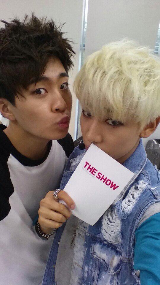 BsAw-5CCIAEhRHy.jpg:large