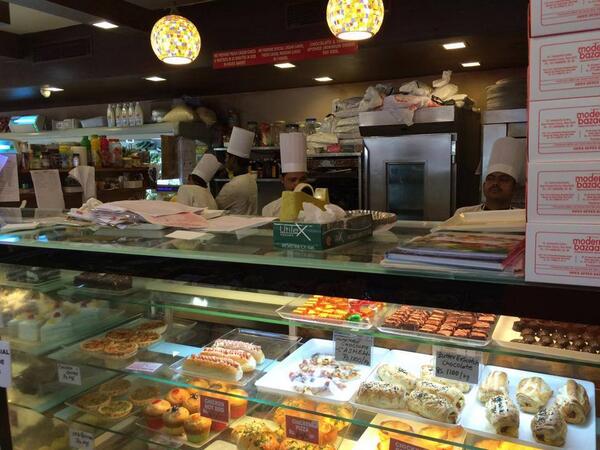 ModenBazaar's tweet photo. Live Bakery at all our outlets making all Fresh Breads,Buns, Cakes,Pastries and much more - Photo Cakes now available http://t.co/3e9BK5p4lQ