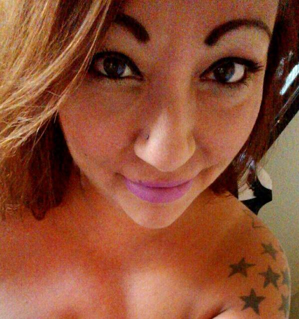 PassToYourLeft's tweet image. How can I not be happy when I have this beautiful woman by my side. @MzBlueDream