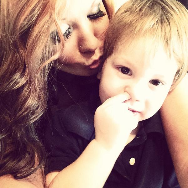 Babiigirl2012's tweet photo. Oh this little boy melts me heart😍😍😍 http://t.co/iXwiItD70x