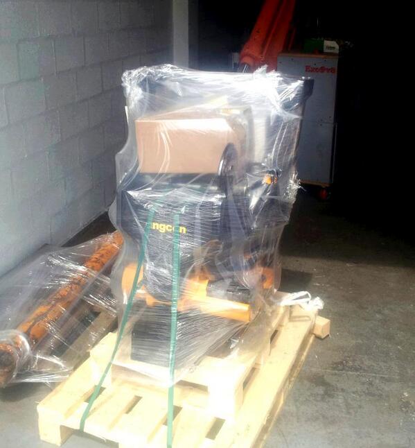 Excav8's tweet image. More presents here from @engcon_Group this morning #ec219 #tiltrotators #microprop #productioniskey #plantengineers