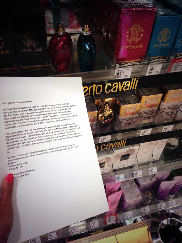 marsi_x's tweet photo. @MuellerDrogerie bitte nehmen Sie die #justcavalli Produkte aus ihrem Sortiment! #TakeOffJustLogo http://t.co/MEKfUCSXvj