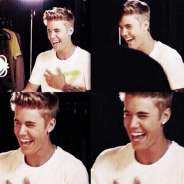 biebereactionss's tweet photo. cuando te preguntan si has aprobado esa asignatura que te quedó http://t.co/ZFfOFDRcXC