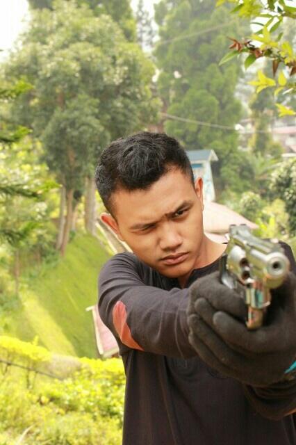 Saya hidup didunia kriminal,namun saya harus bisa mengungkapkan ktiminal tersebut