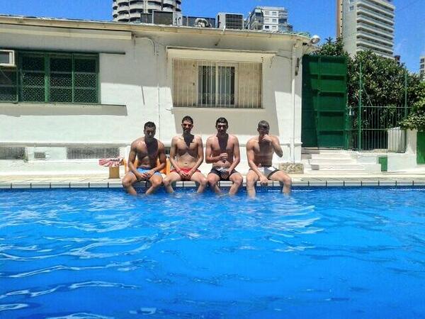 Rodricasillas's tweet photo. un poco de piscineo antes de comer #benidorm2014 http://t.co/2ZwWYGkIdg