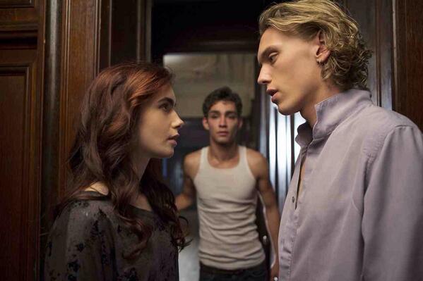 TopShips's tweet photo. RT if you ship Clace http://t.co/XLyICwSySK