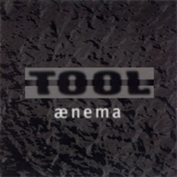 Kyuzo_99's tweet photo. Listening to The Pot by Tool. http://t.co/WC1bMhRYBz