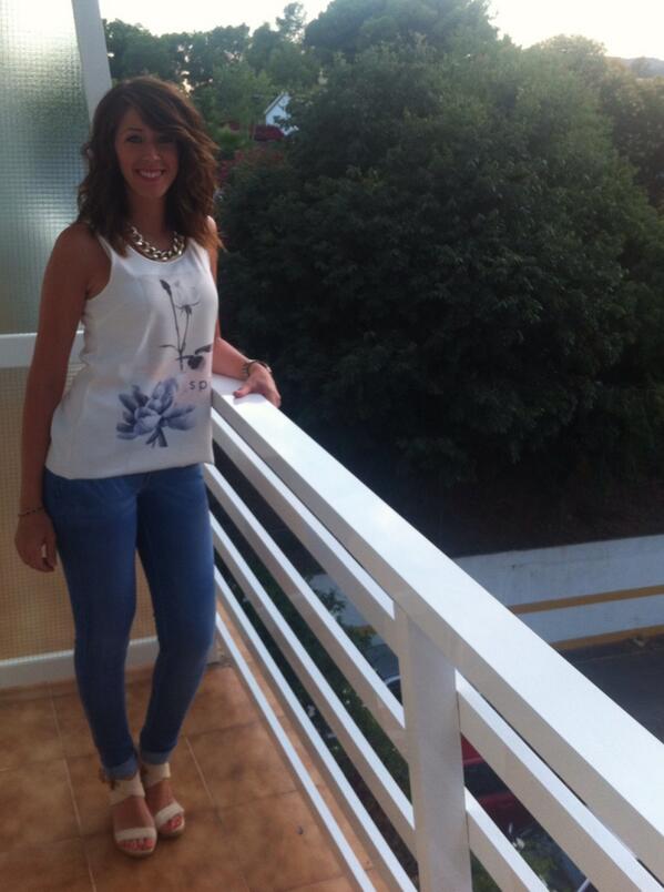 Estefania89sm's tweet photo. @mercedesastasio aquí la tienes...me voy de cenita a un sitio mu cuki con Nuria,Jaime y miky!ya te contare preciosa😘 http://t.co/PrqGxQc4zw