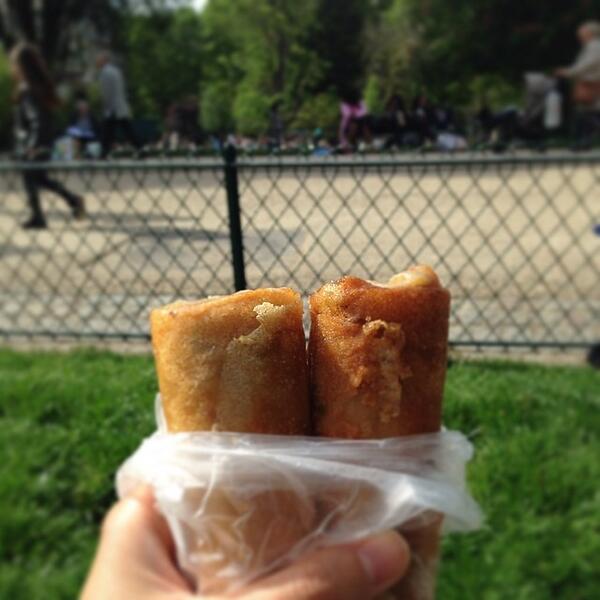 SmithsonianAPA's tweet photo. Ruby Veridiano finds lumpia in Parc Monceau, France, for #lifeAPA! http://t.co/1WEkU68FyD http://t.co/obABDgXlUQ