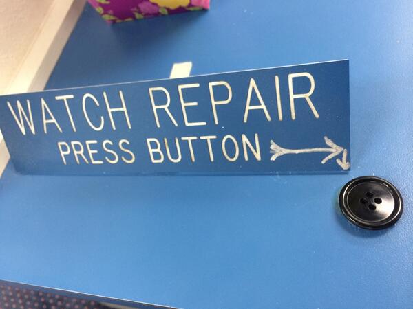 mannyfilms's tweet image. Watch Repair humor #pressbutton