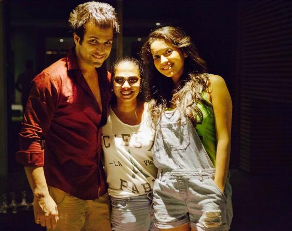 Rithvik_FanClub's tweet photo. Another one  Cutipies #AshVik :) http://t.co/LJgFLBMsV3