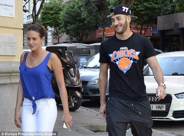 Les Bleus On Twitter Karim Benzema Et Sa Copine Chloe Fra Wags Qui Ont Une Fille Ensemble Melia Benzema Http T Co Kkeehpi5mm